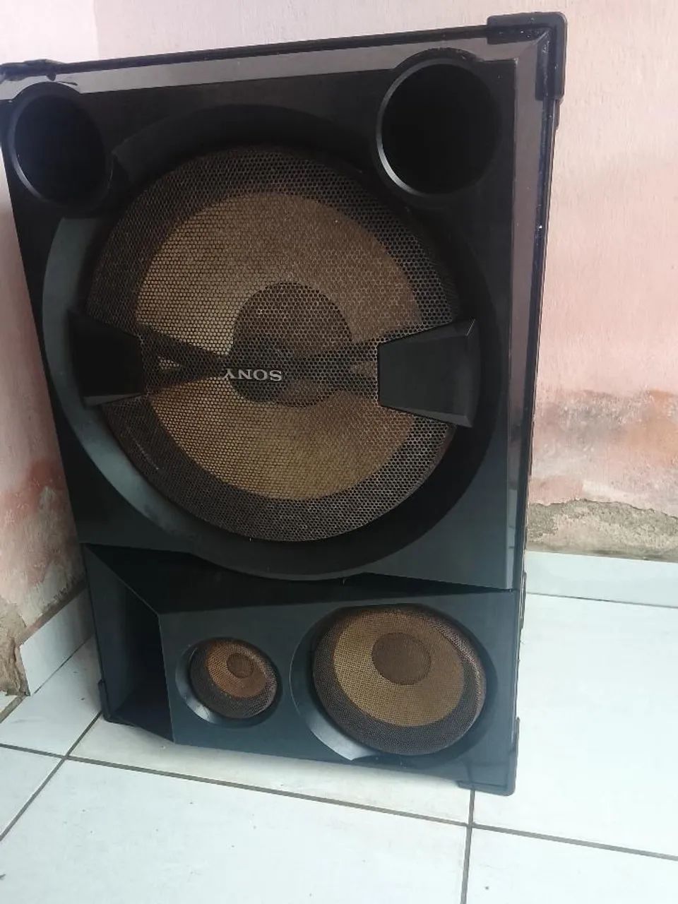 Caixa de som Sony pra vender pegando perfeitamente 