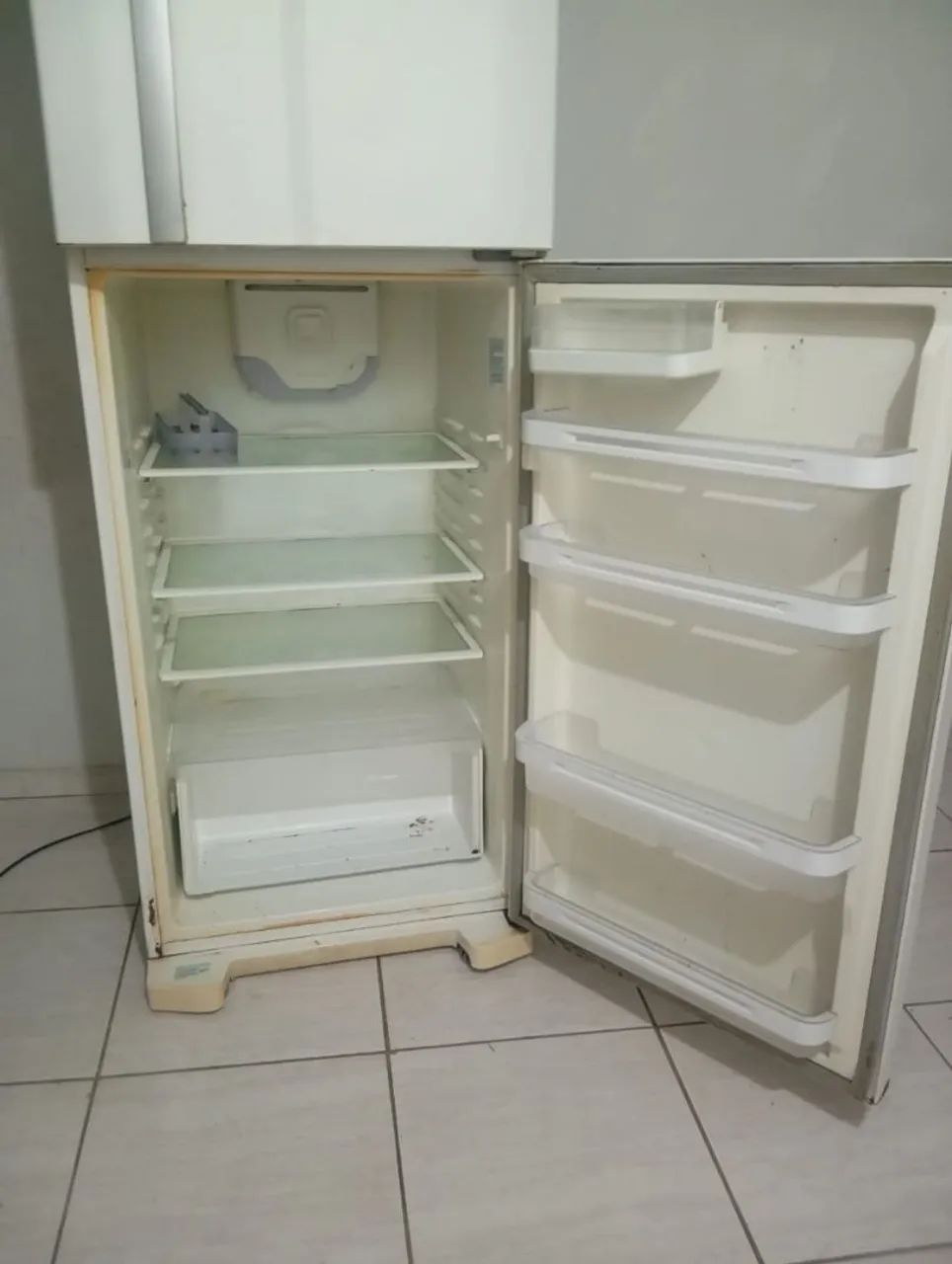 Vendo geladeira Eletrolux  - Foto 2
