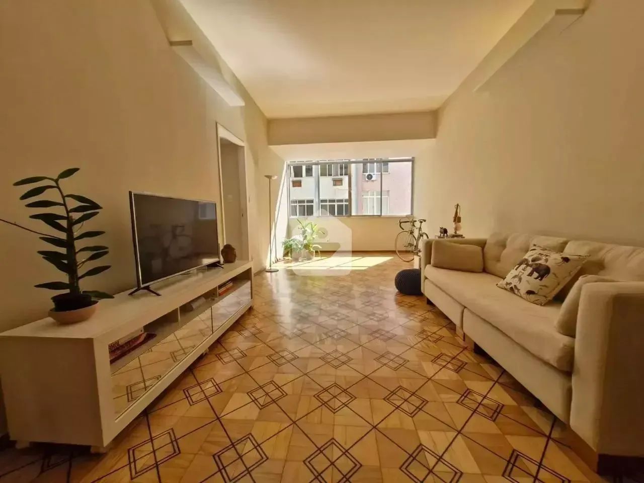 Apartamento com 154m² - Totalmente Reformado - Andar Alto - Foto 2