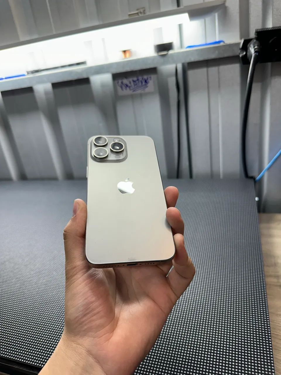 IPHONE 15 PRO MAZ ZERO, aceito troca  - Foto 2
