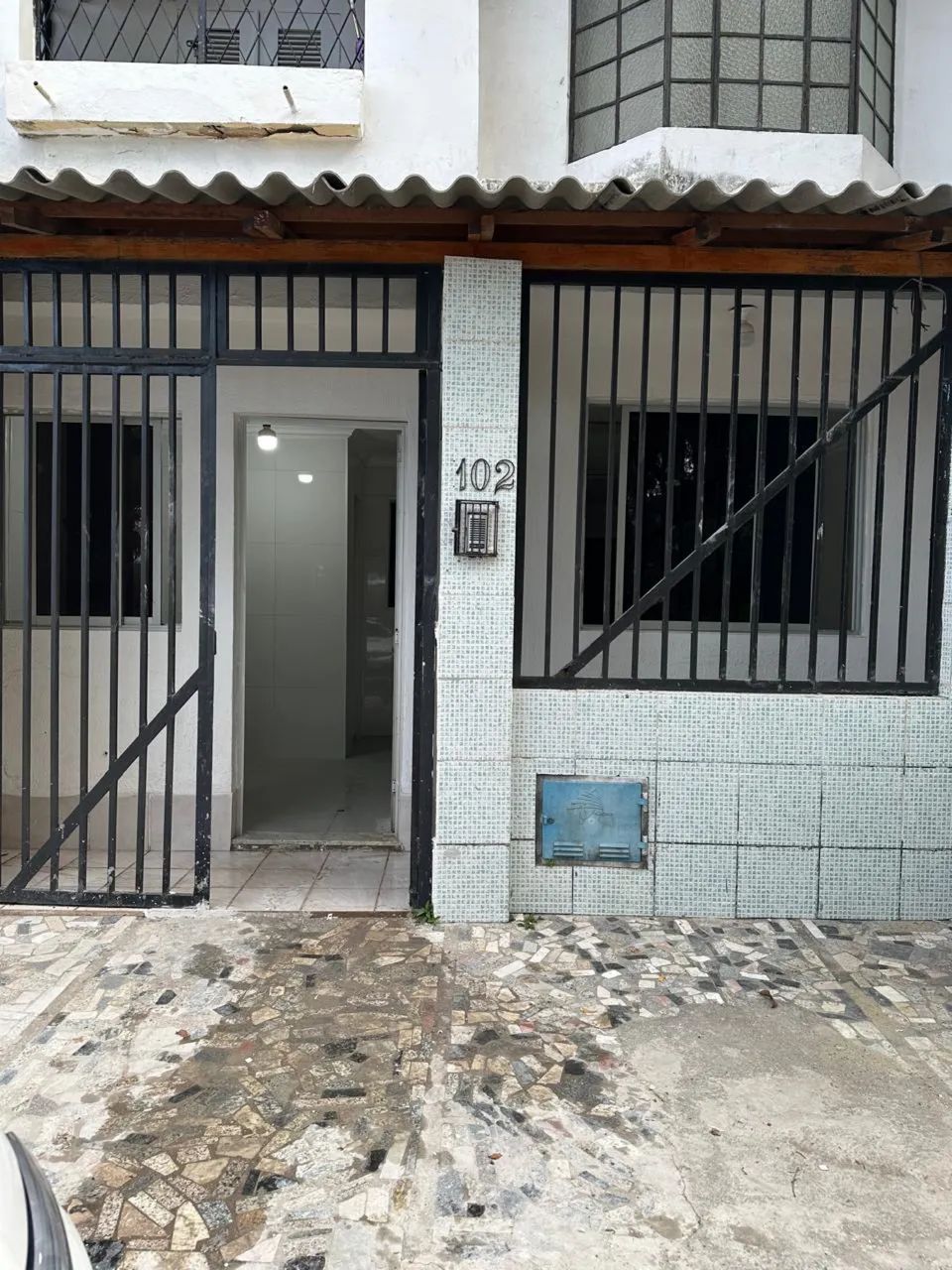 (Perto shopping Iguatemi) Vendo casa térrea.