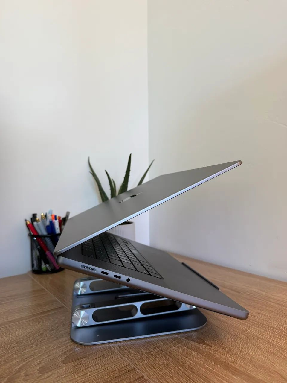 MacBook Pro 14 M1 Pro 16GB 512GB SSD Bateria 90% - Foto 2