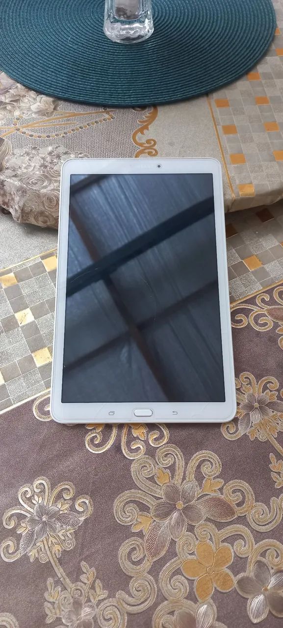 VENDO TABLET SAMSUNG GALAXY TAB E - BRANCO - Foto 3