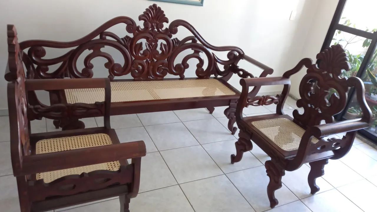 Antigo Conjunto de Marquesao em Madeira Maciça 