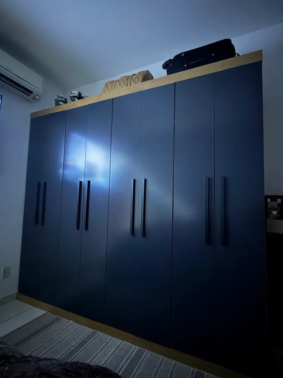 Guarda roupa semi novo