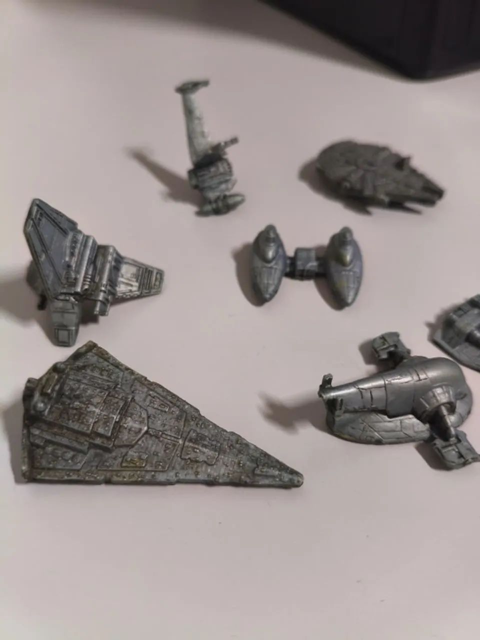 Lote com 7 miniaturas de naves da saga Star Wars 