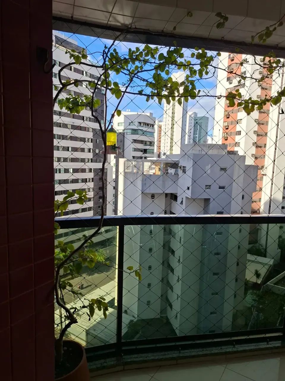 APARTAMENTO AMPLO E PRÓXIMO À PRAIA - 3 QTS COM 2 SUÍTES - Foto 3