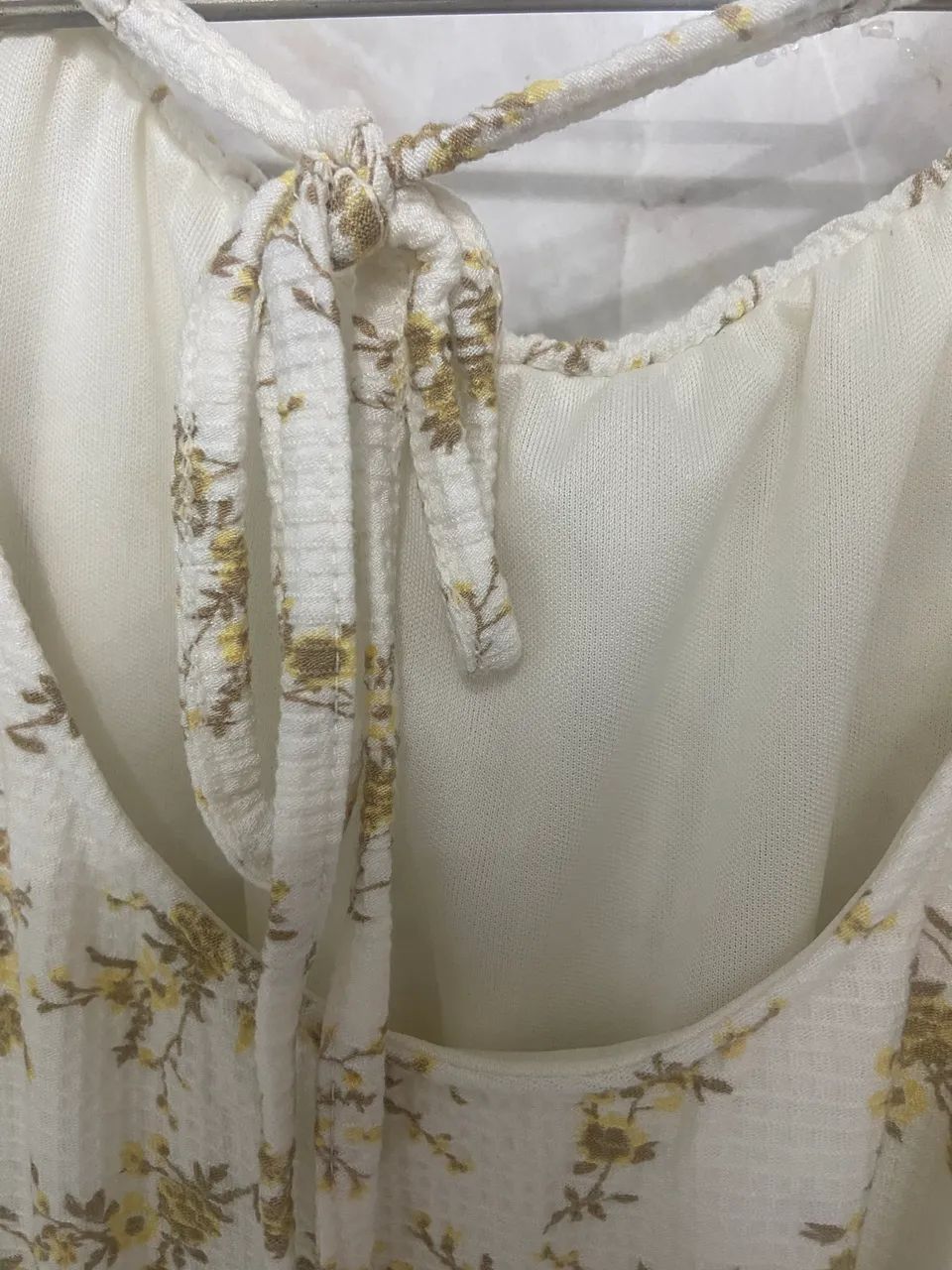Vestido delicado com flores  - Foto 3