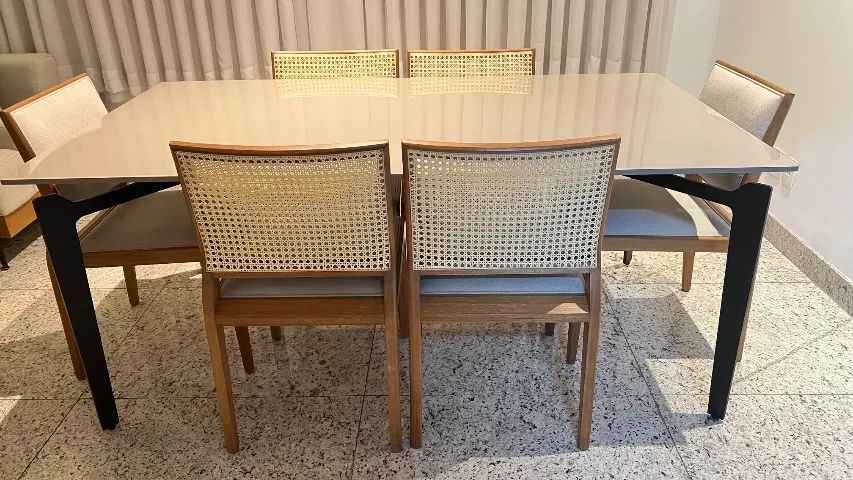 Mesa de jantar prima linea com 6 cadeiras  - Foto 2