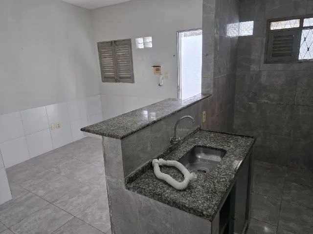 Alugo Kitnet no Castelo Branco II