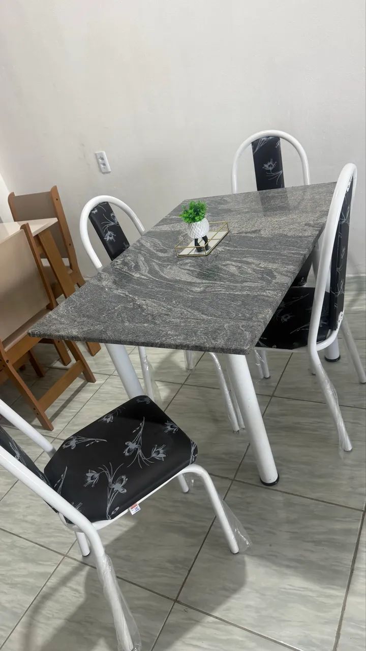 Mesa de 4 cadeiras pedra granito retangular nova disponível  - Foto 2