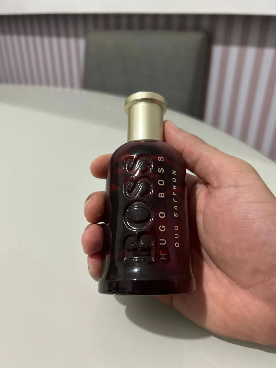 PERFUME HUGO BOSS OUD SAFFRON - Foto 2