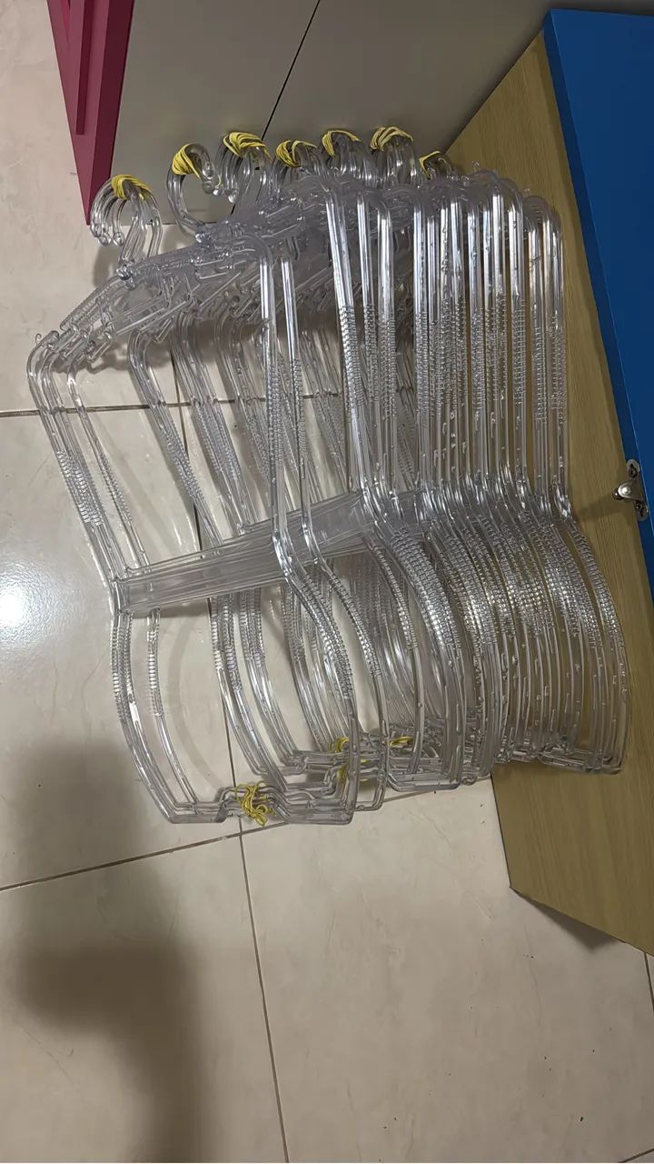 Cabides corpinho de acrílico  - Foto 3