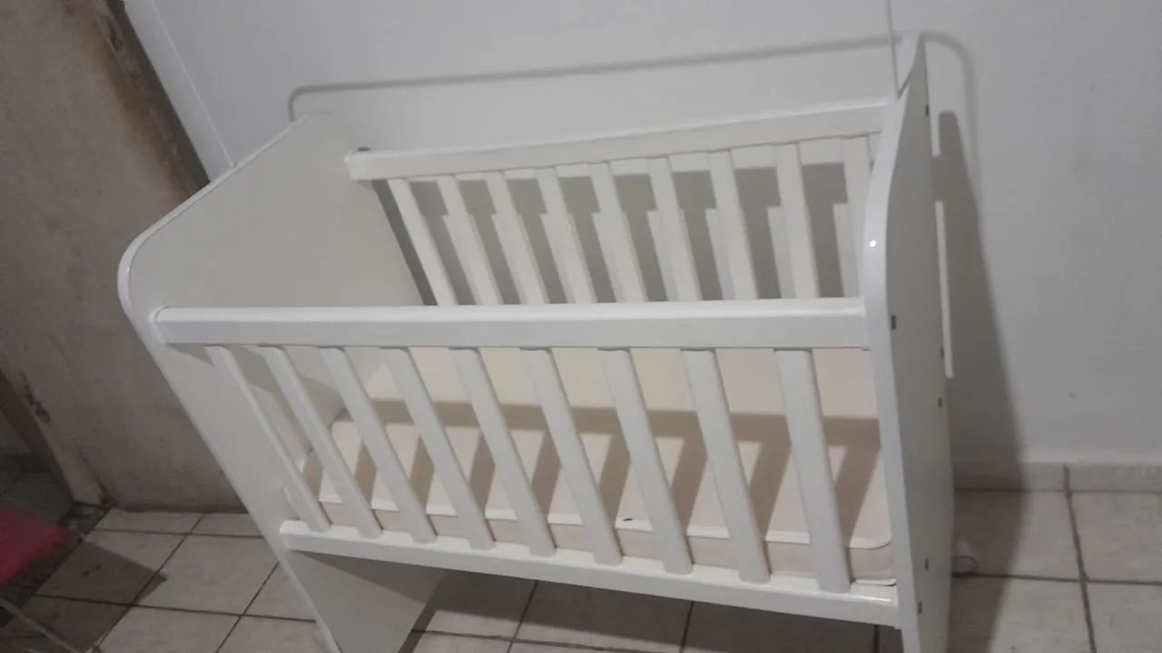 Vendo Mini Berço com colchão 