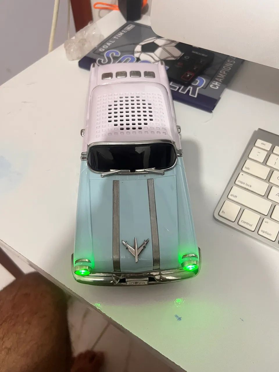 Miniatura de carro antigo com som Bluetooth  - Foto 2
