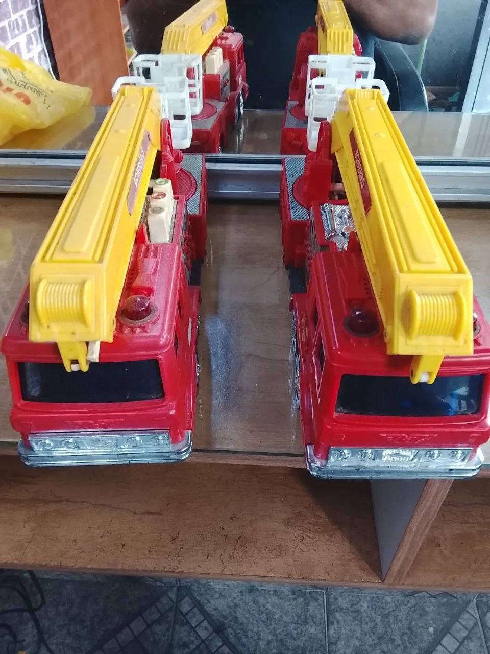 Caminhão de bombeiros Estrela - Foto 4