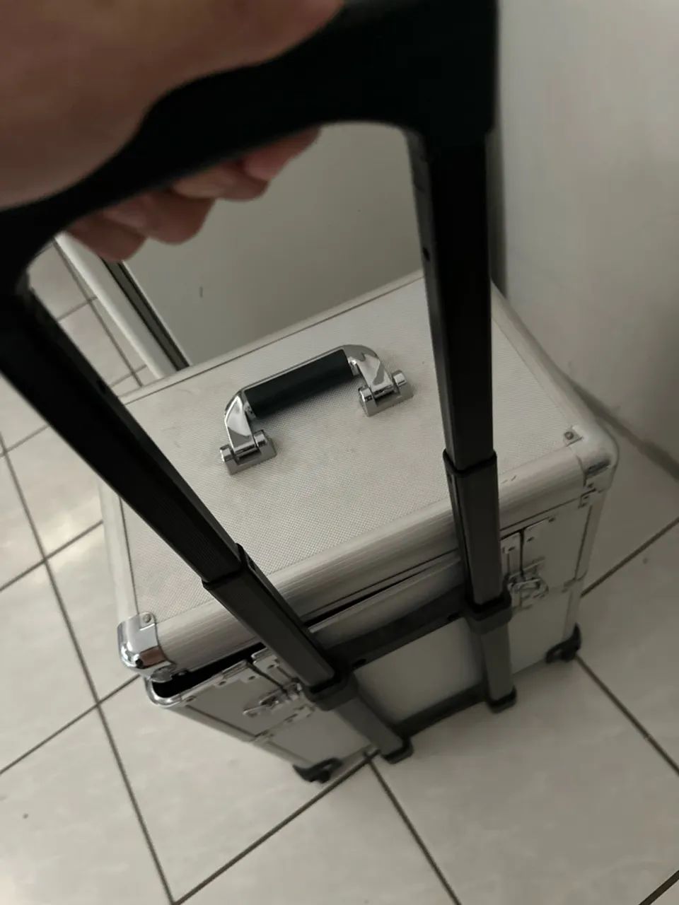 Maleta de maquiagem profissional com rodinhas  - Foto 4