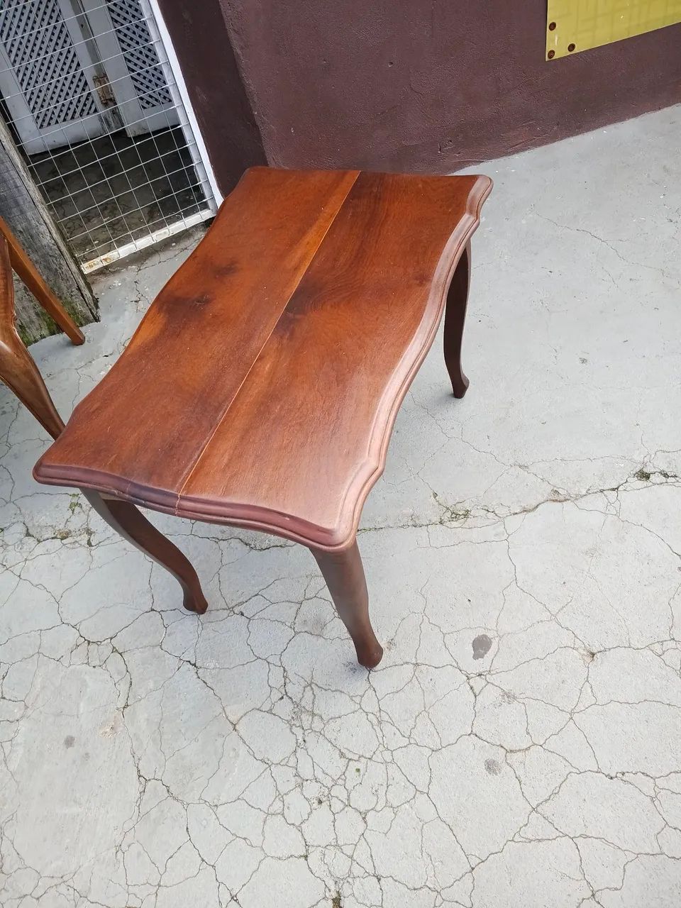 Solid wood table469175275965665280