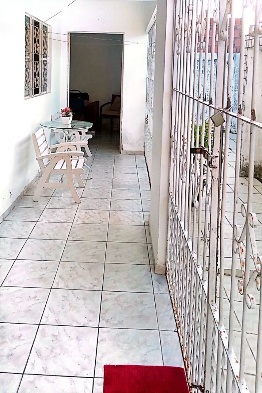 Conjunto de madeira mesa com 4 cadeiras pra área externa . - Foto 5