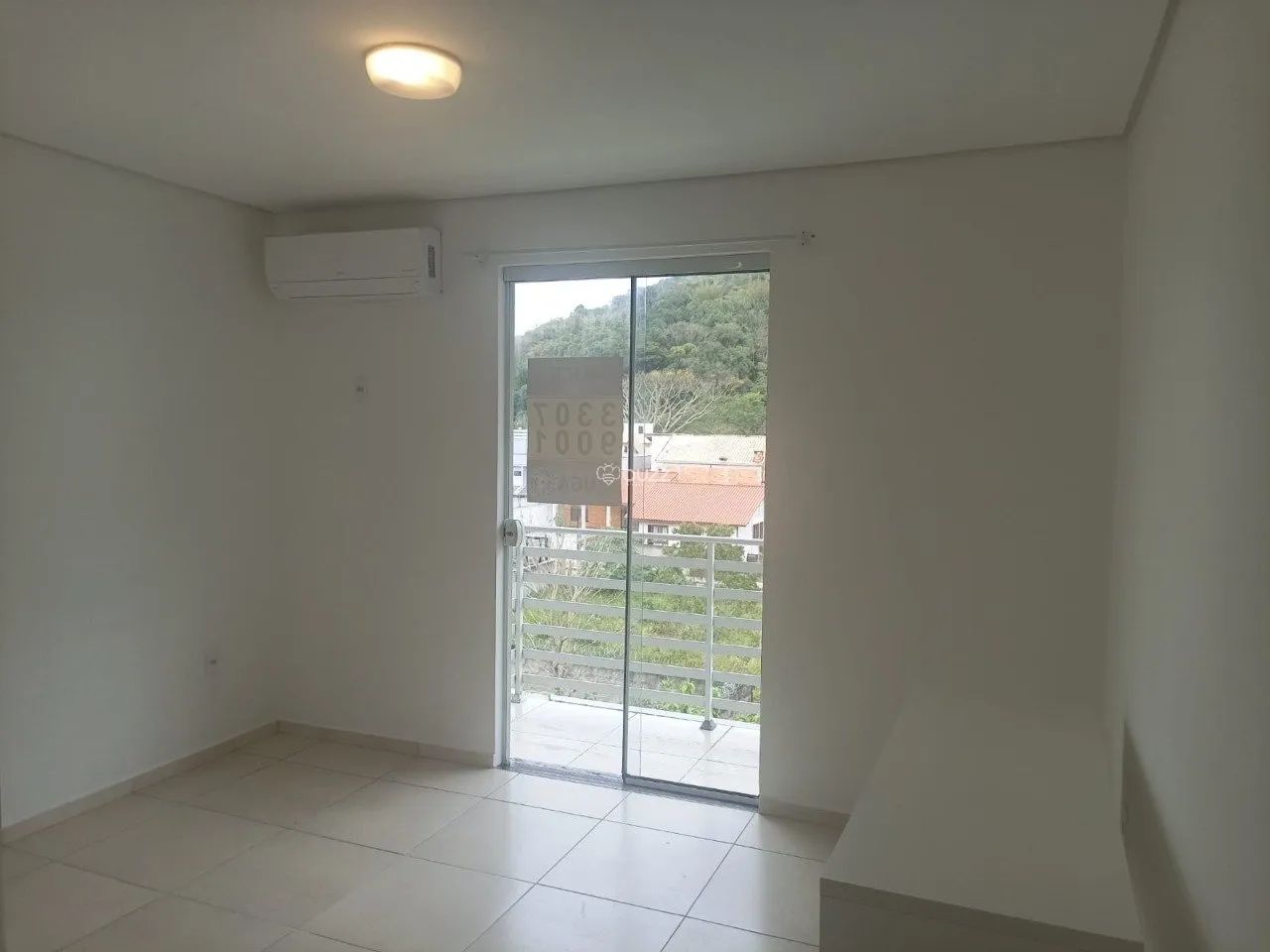 Casa Semi-Mobiliada com 02 Quartos Ótima Localização - Foto 5