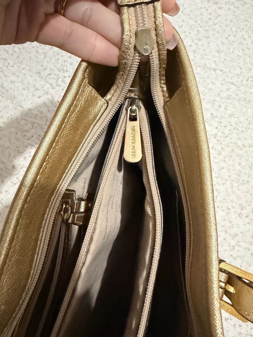 Bolsa Michael Kors Jet Set - Foto 5