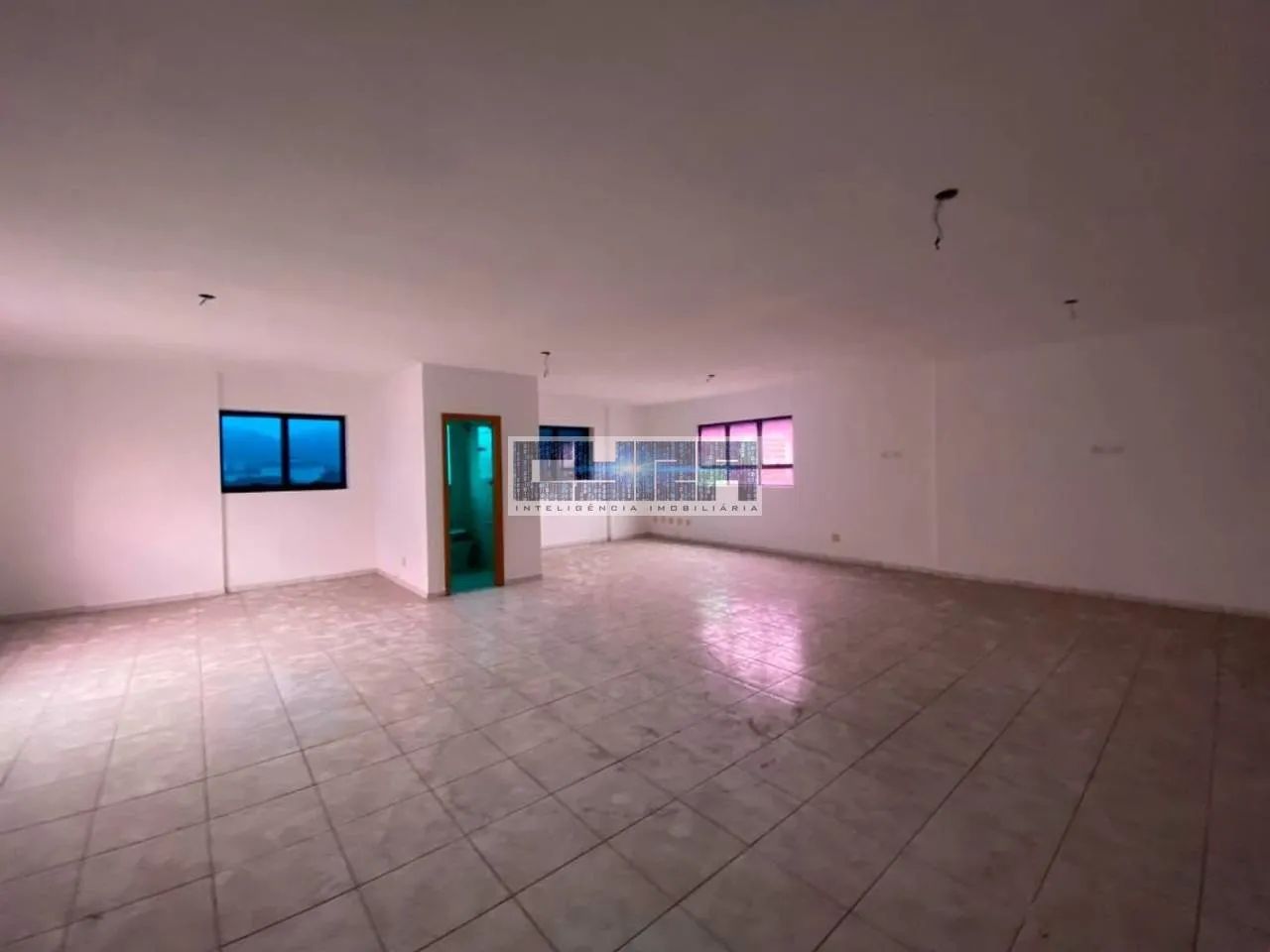 SALA COMERCIAL na Avenida Ana Costa - Foto 3
