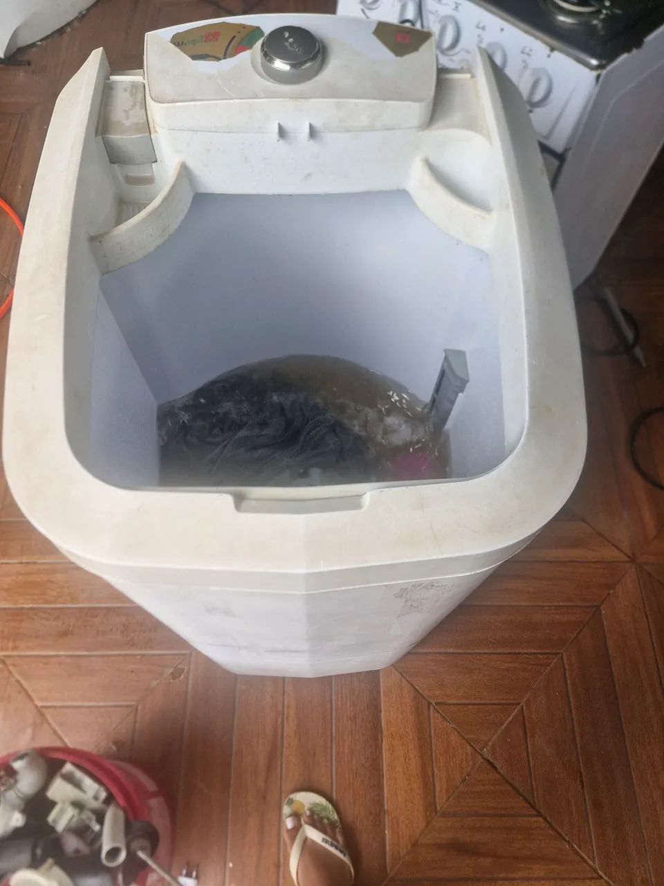 Tanquinho suggar 12kg esta sem tampa porem funciona perfeitamente retirada novo gama  - Foto 2