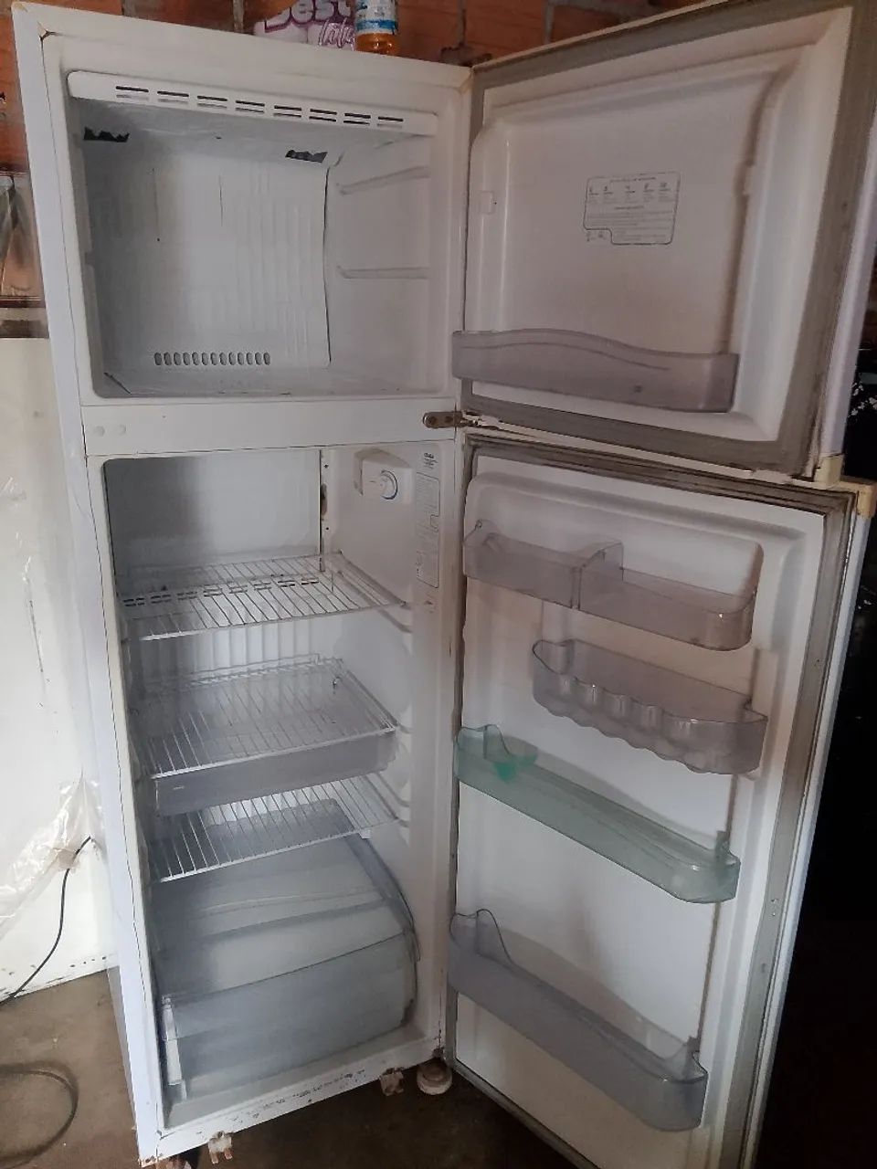 Vendo geladeira funcionando perfeitamente  - Foto 5