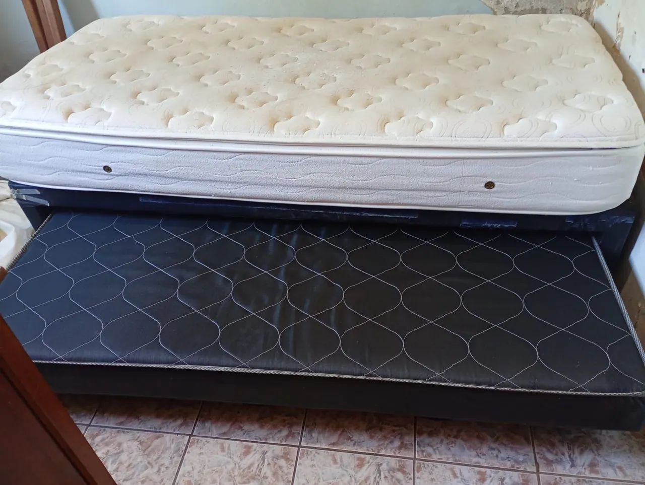 Colchão de Casal + Bicama Auxiliar - R$ 340