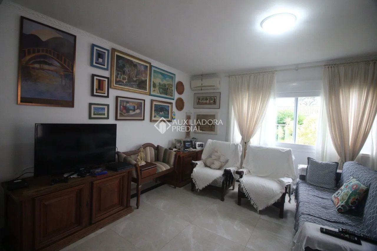 Casa à venda no bairro Parque São Jorge, com três quartos - Foto 2