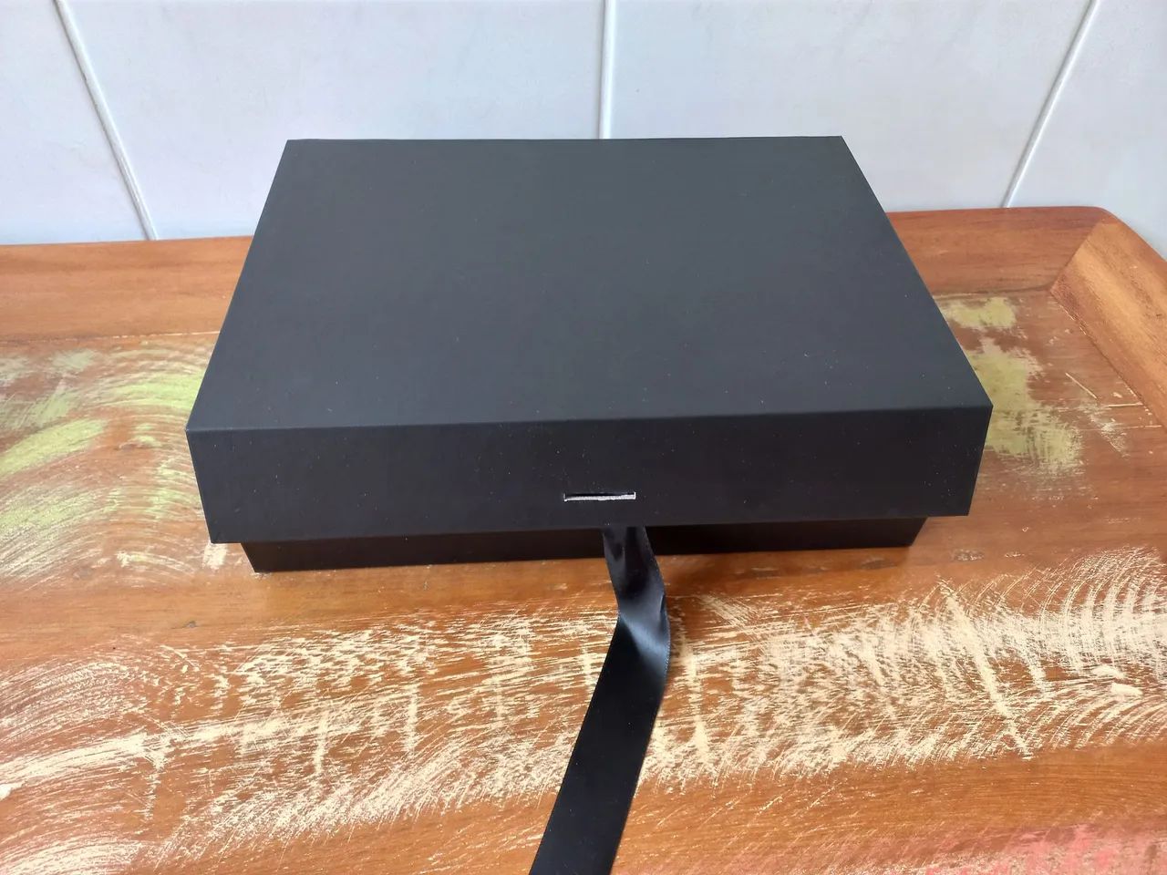 Caixa para presente/organizadora preta - 28x20x9 Em ótimo estado  - Foto 2