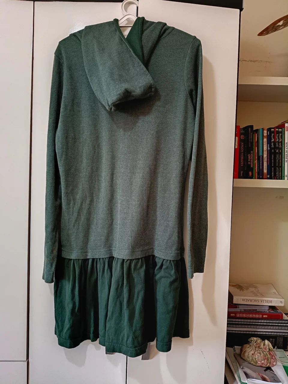 Vestido Carmim - Moletom com capuz - Tam M - Foto 3