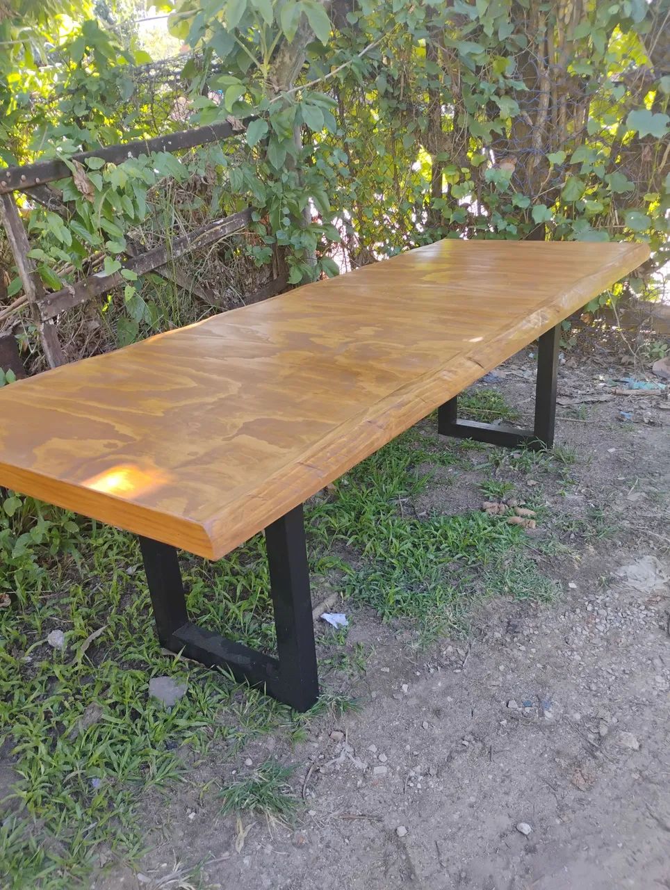 Mesa de madeira rústica c/borda orgânica  - Foto 3
