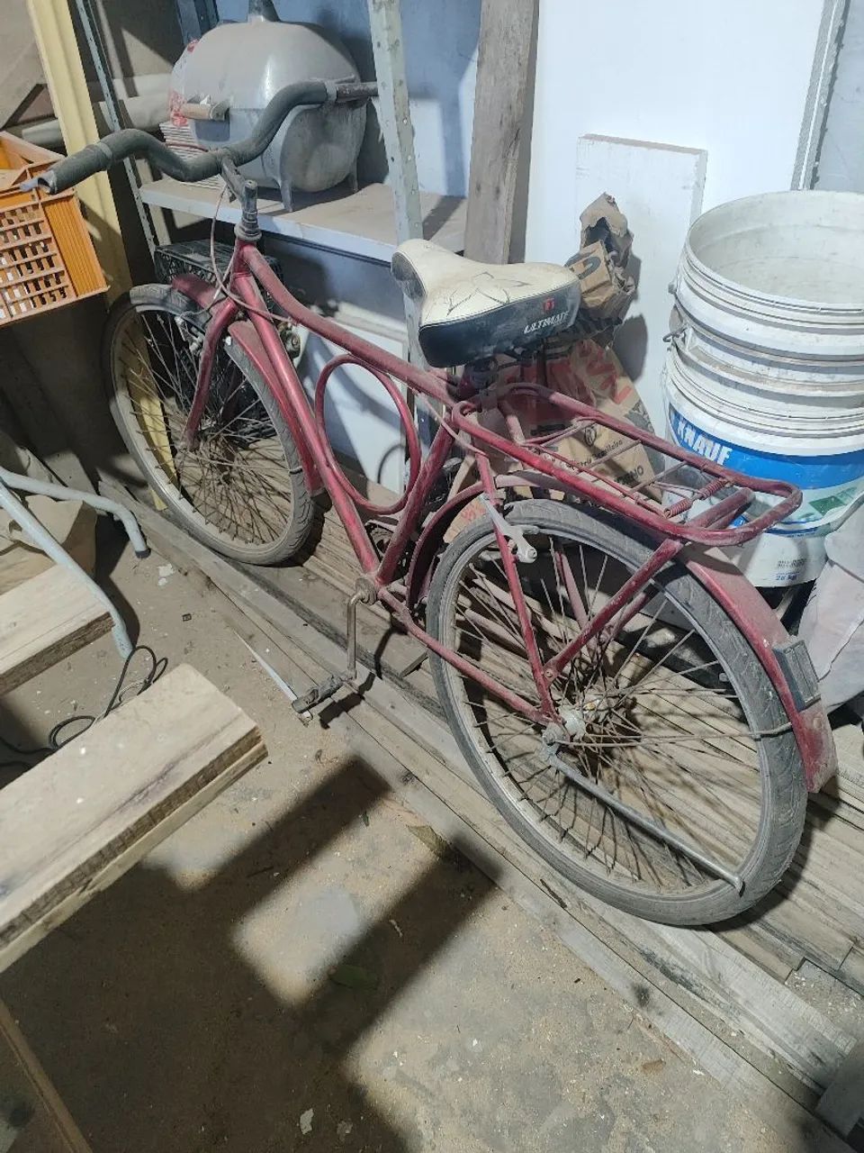 Bicicleta velha para reformar