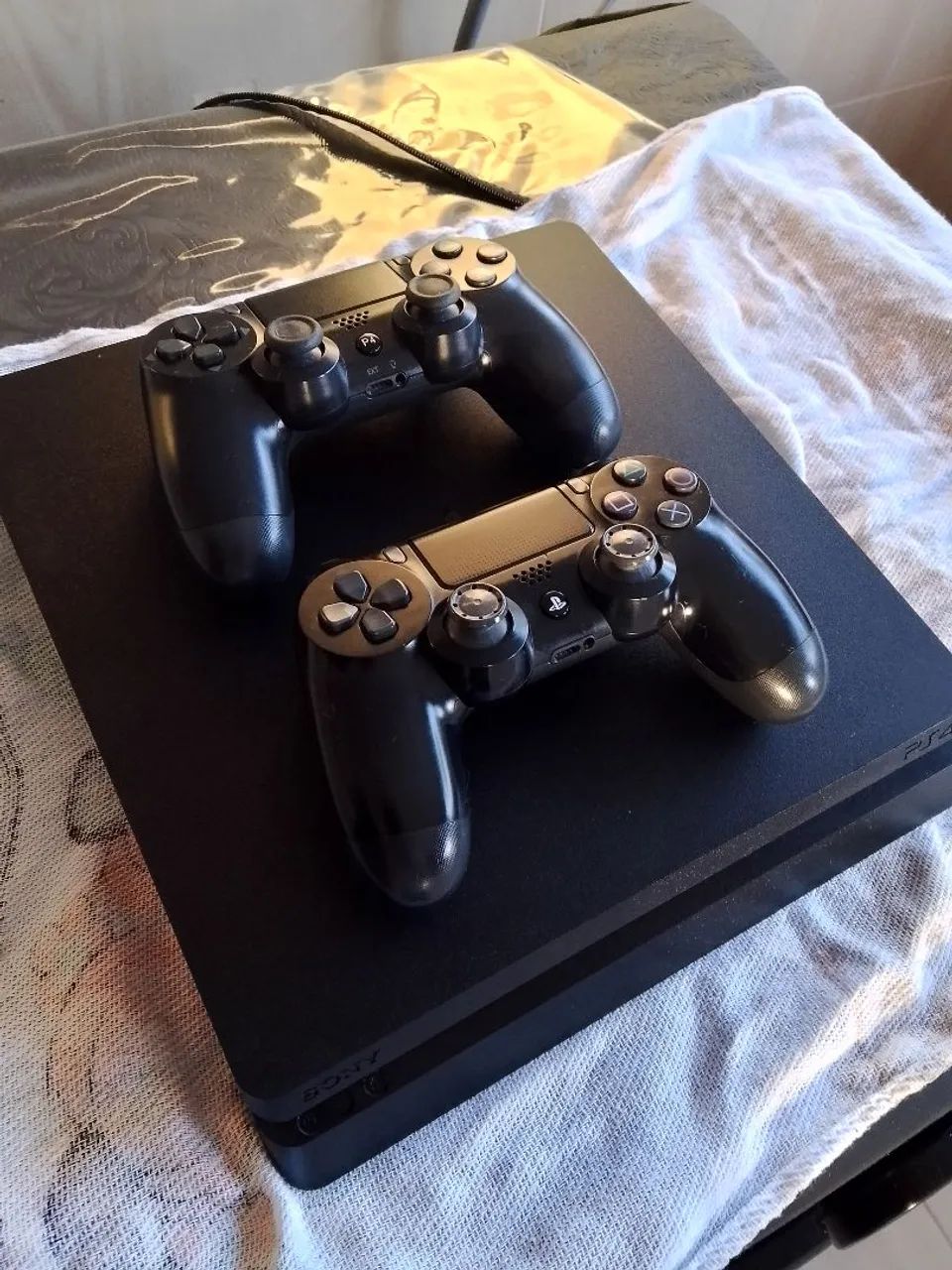 PS4 Slim 1TB - 2 Controles - Revisado e com Garantia! ? - Foto 4