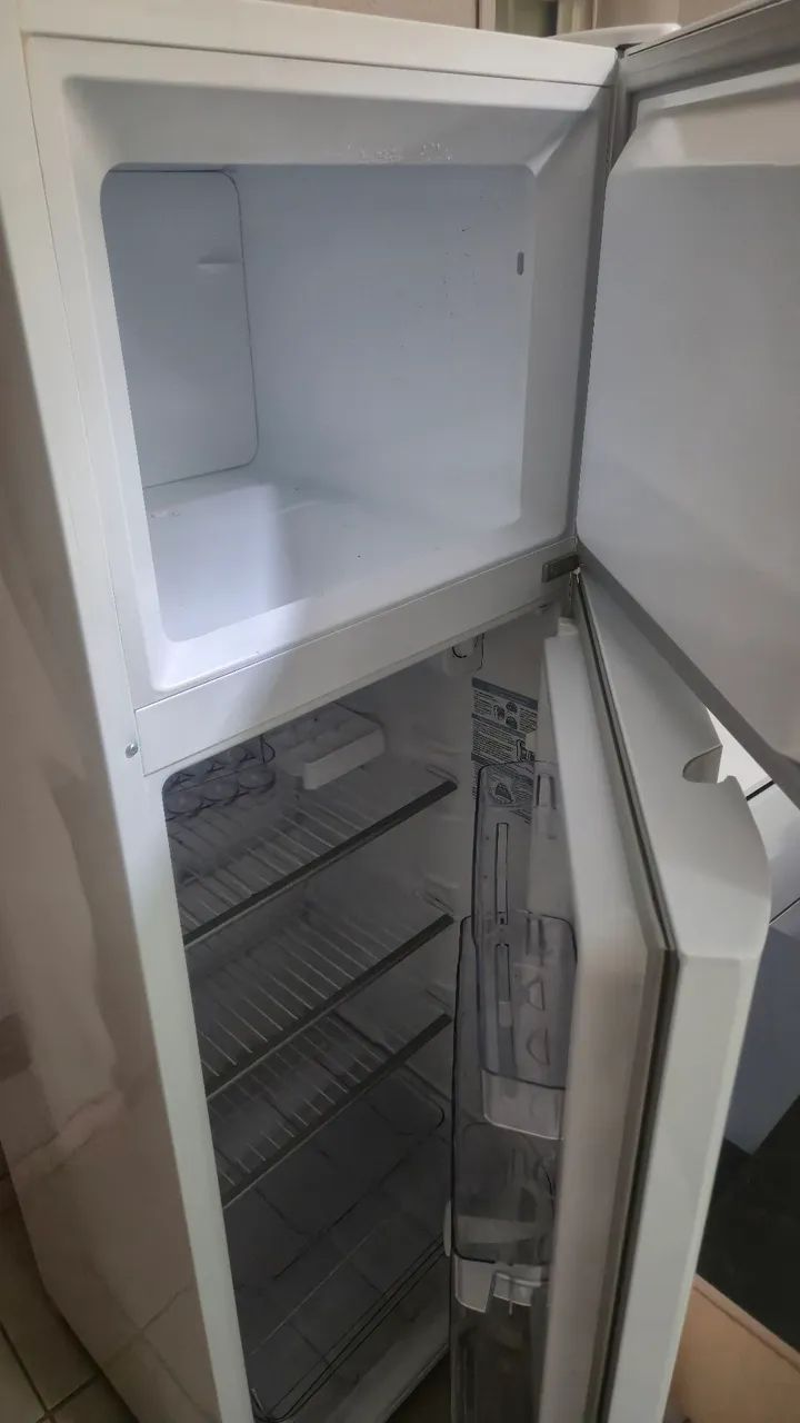 Geladeira Eletrolux Cycle Defrost 260L - Foto 2
