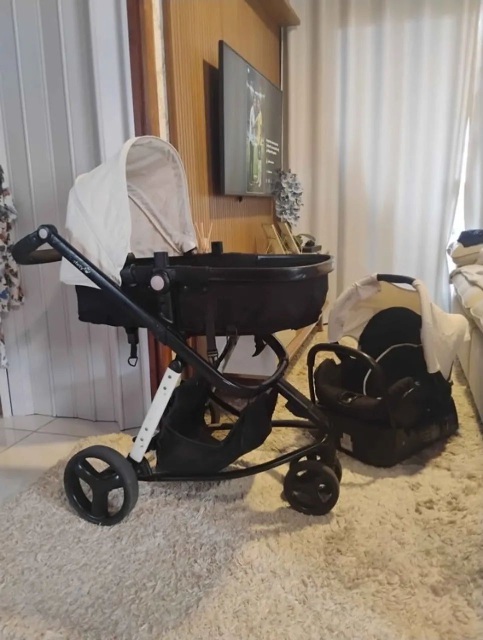 Carrinho de bebe com bebê conforto e base para carro - Foto 2