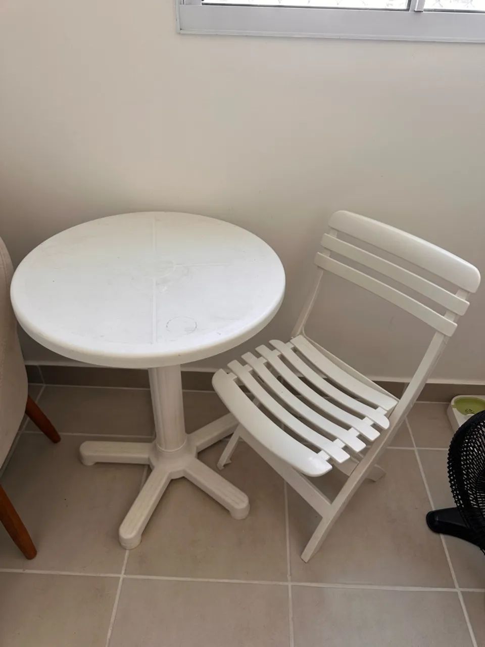 Mesa com cadeira - Foto 2