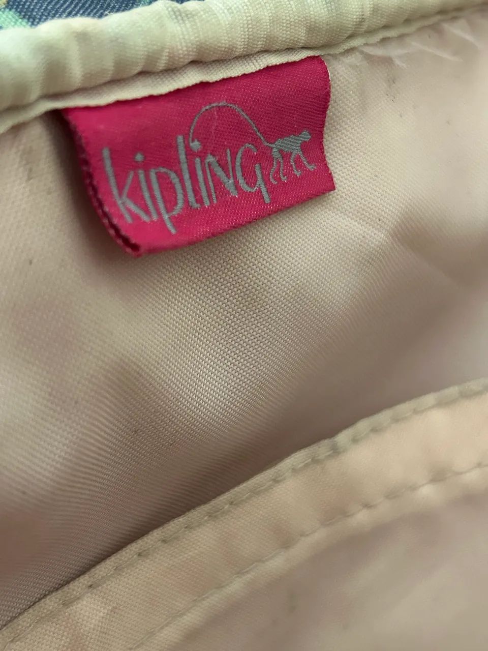 Mochila escolar Kipling com rodinhas - Foto 5
