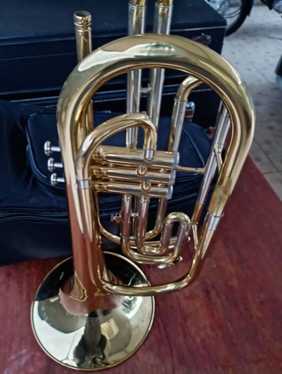 Trombonito Schieffer Sib acompanha capa e bocal - Foto 2