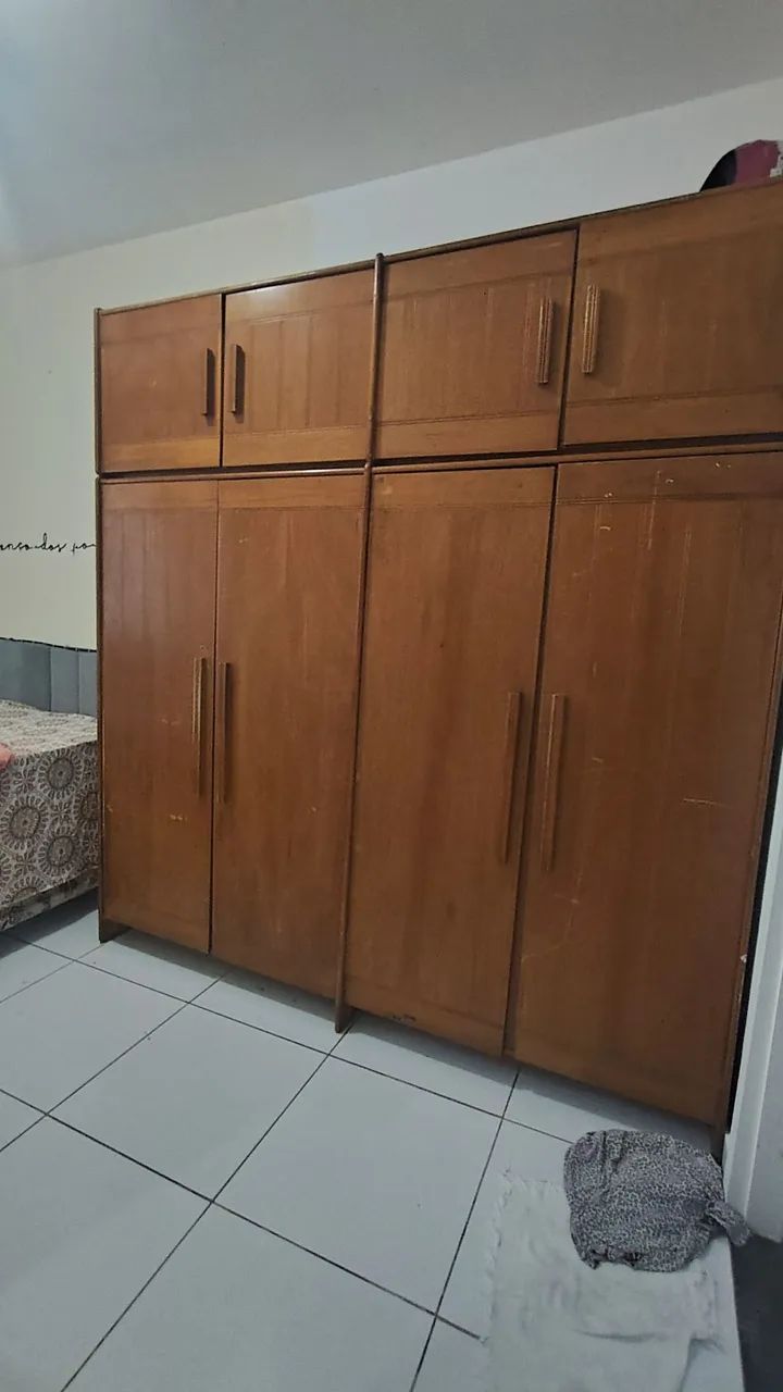 Guarda roupa antigo 