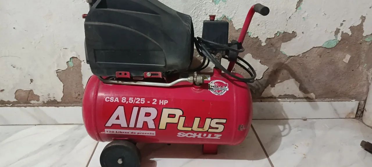 Máquina de solda e compressor 