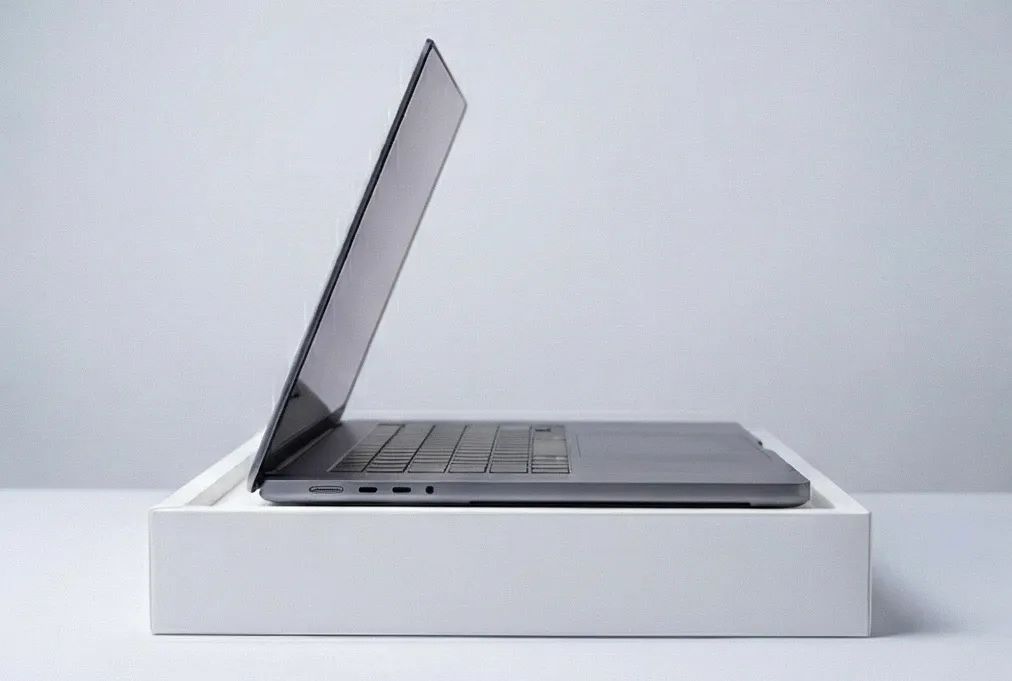 MacBook Pro 16
