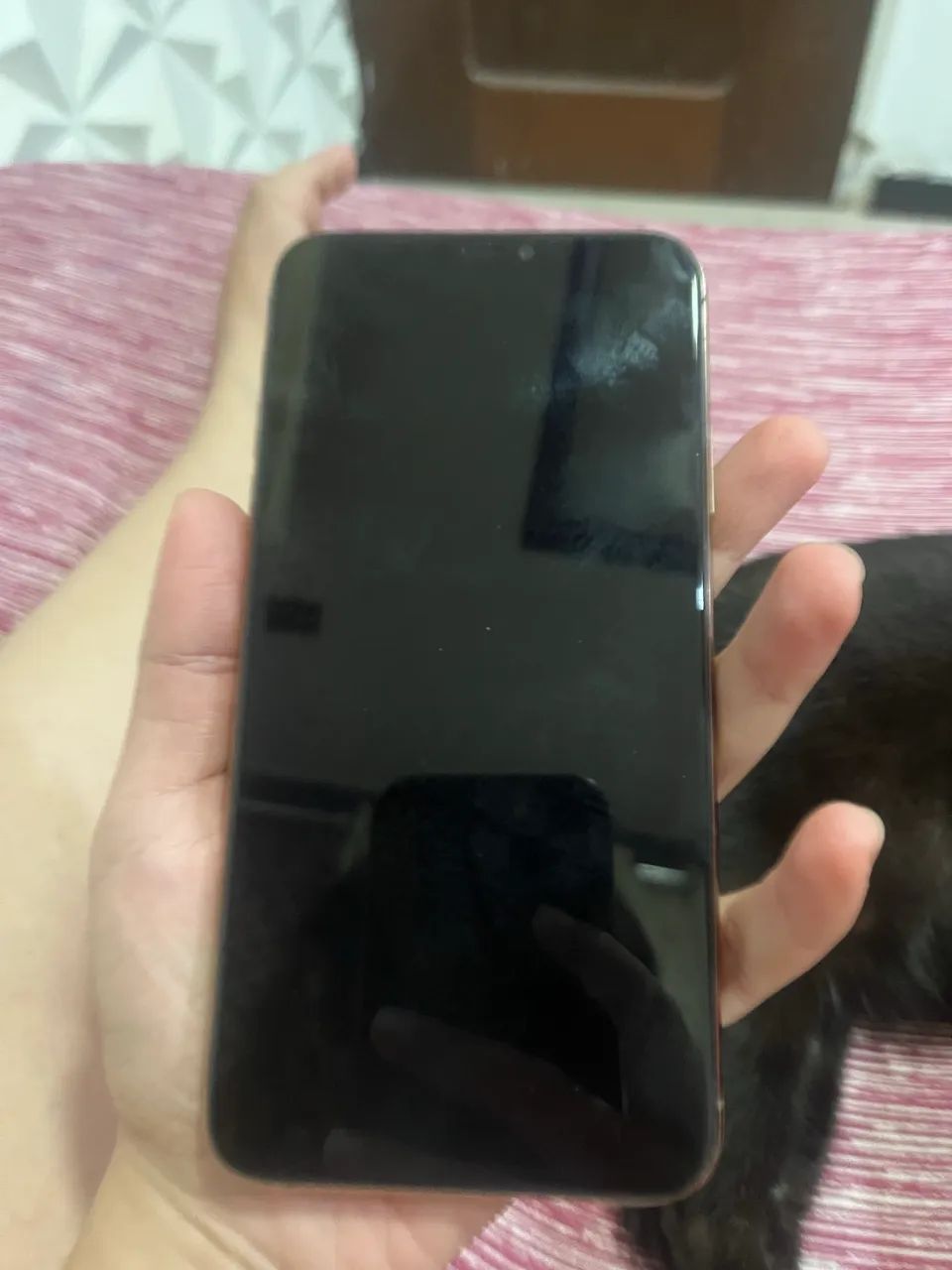 iPhone 11 Pro Max dourado  - Foto 5