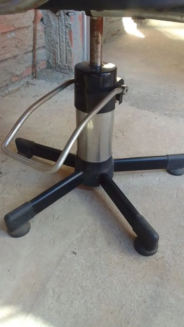 Vende-se cadeira para salão, barbearia etc ... - Foto 2