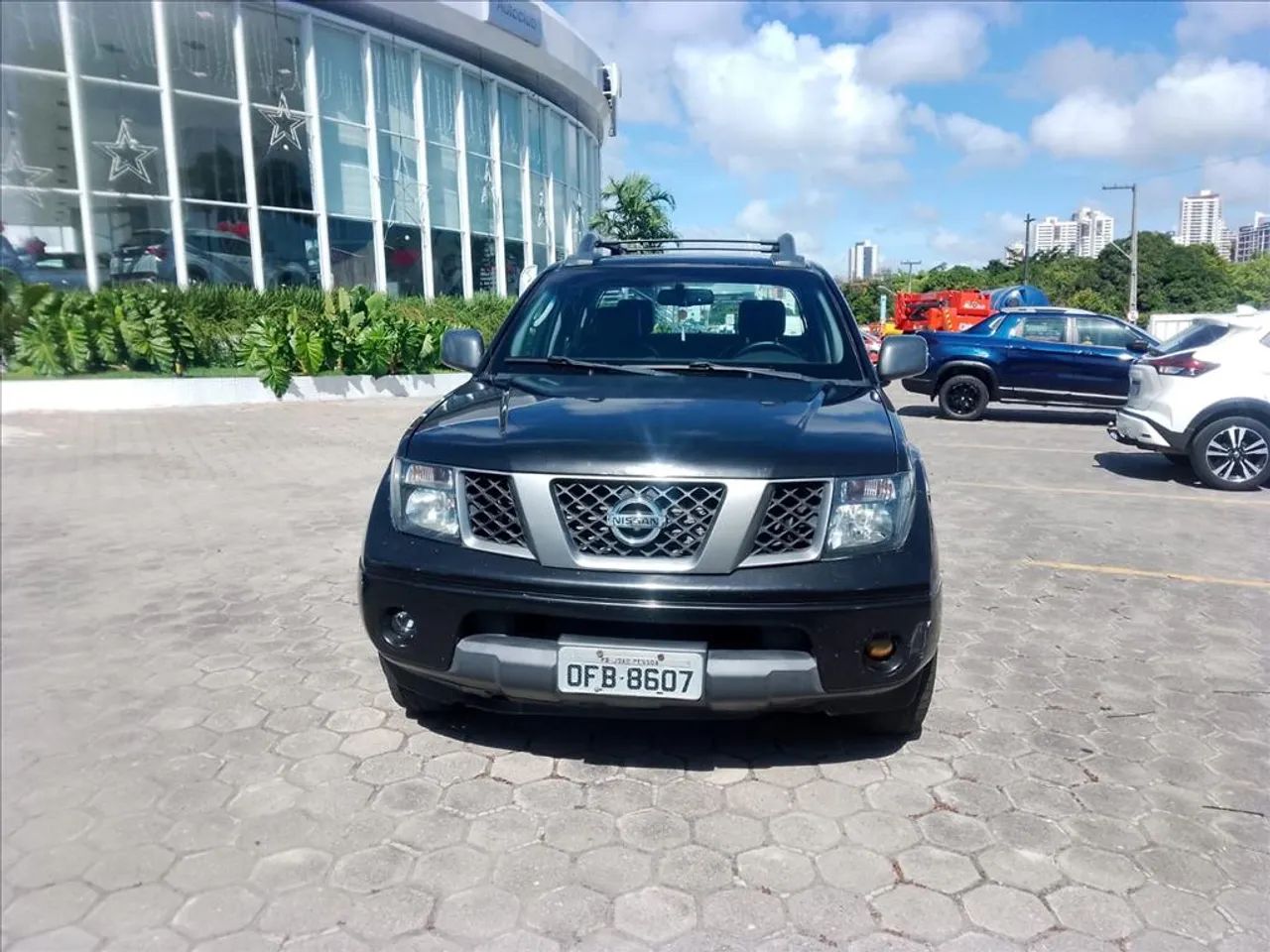 Nissan Frontier Frontier LE CD 4x4 2.5 TB Diesel Aut. 2013