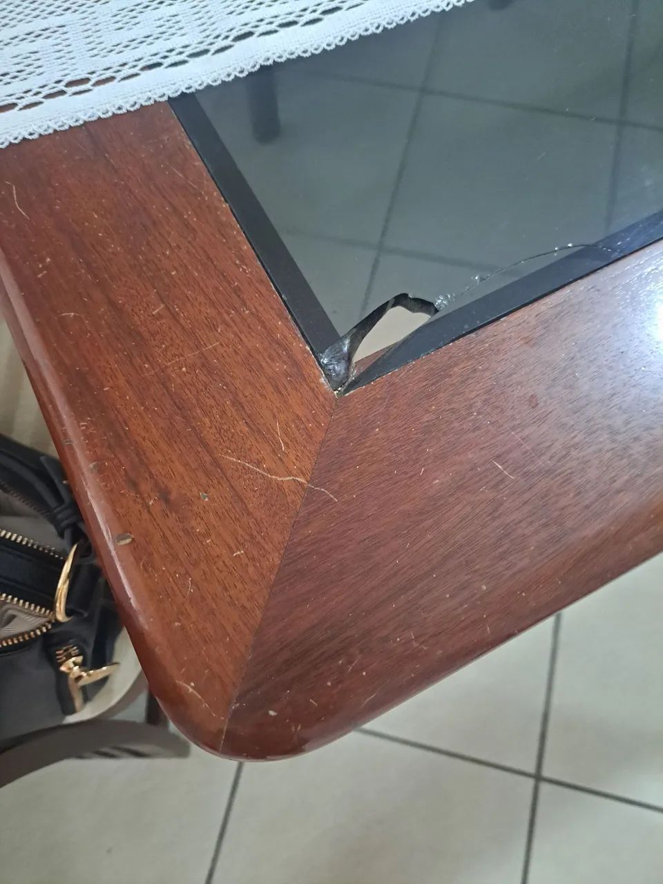 Mesa com 6 cadeiras mogno madeira - Foto 4