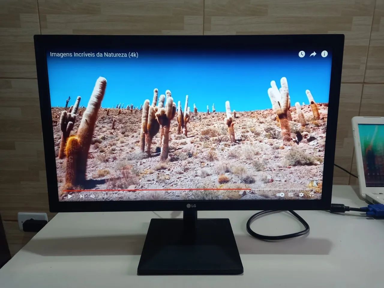 Monitor LG 20 polegadas led entradas HDMI e VGA usado!!!