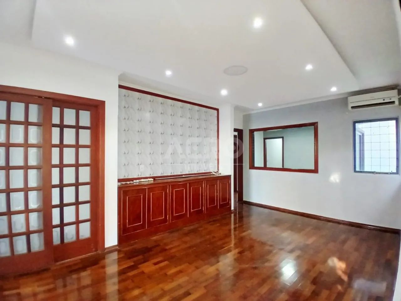 Casa com 4 dormitórios e toda climatizada - Foto 3
