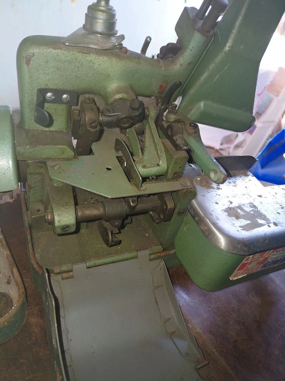MÁQUINA OUVERLOK (PARA TIRAR PEÇAS) - Foto 2